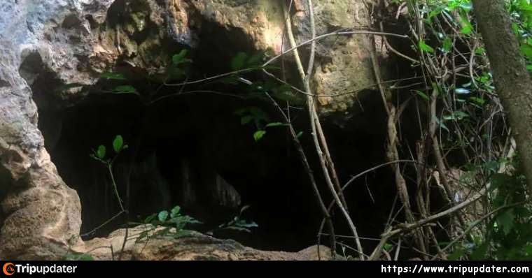 Akurukaduwa Limestone Cave and the Cascade