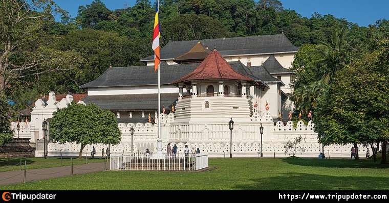 Temple of the Sacred Tooth Relic (Sri Dalada Maligawa)