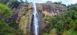 Diyaluma Falls 